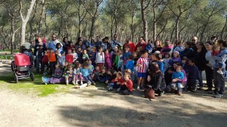 Grupo de senderismo en la casa de campo ok